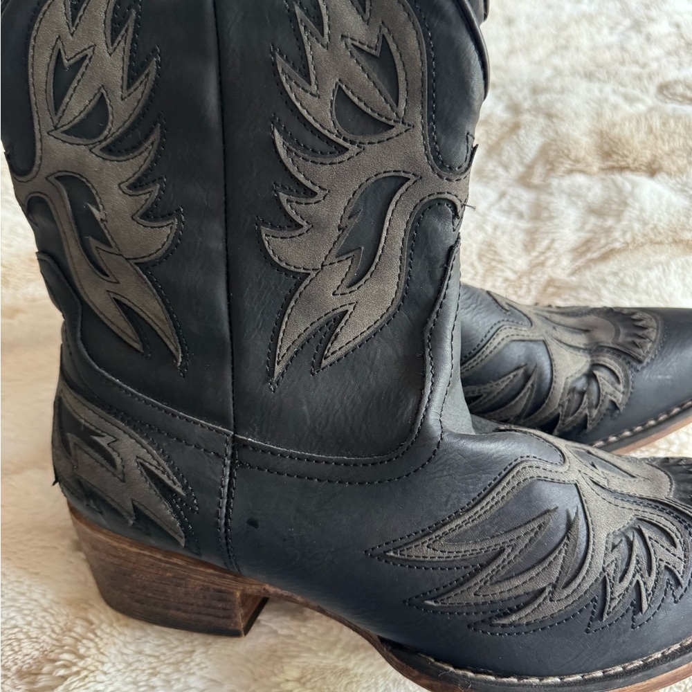 Women’s Roper Boots - Picture 6 of 7
